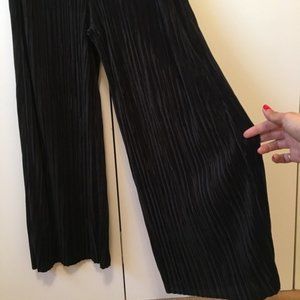 Zara Black Pleated Culottes